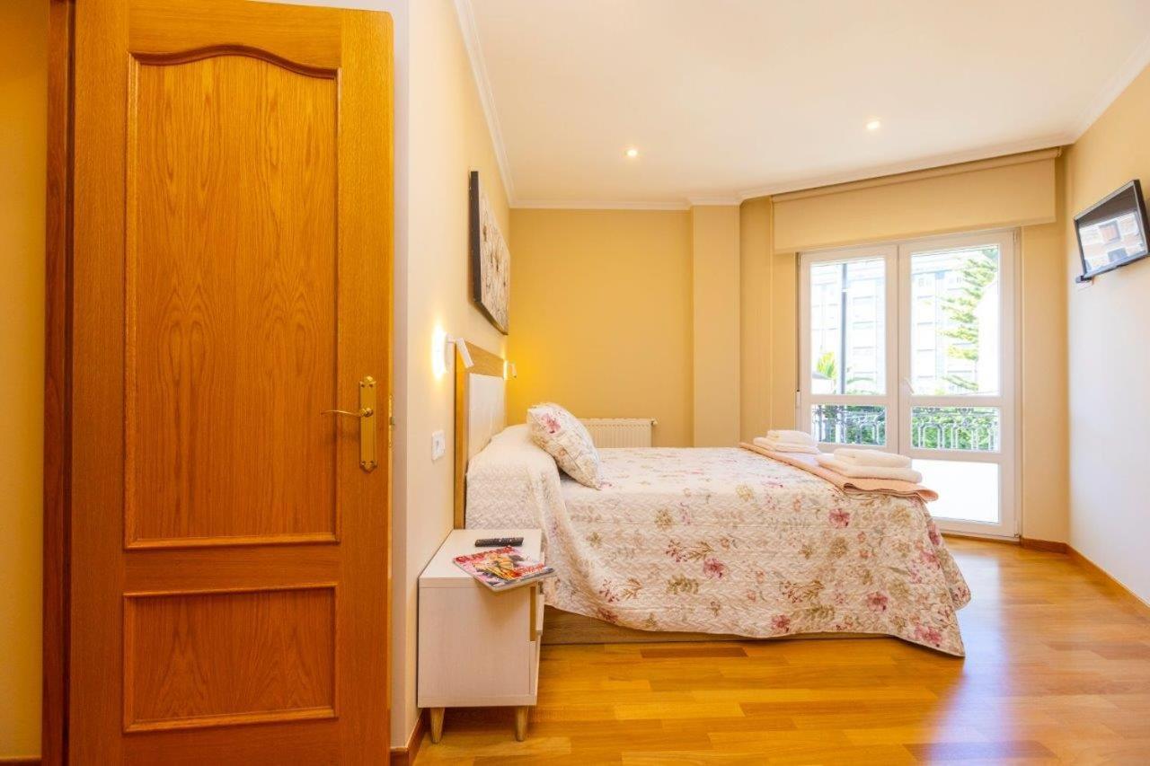 Apartamentos Riamar 2 Ribadeo Exteriör bild